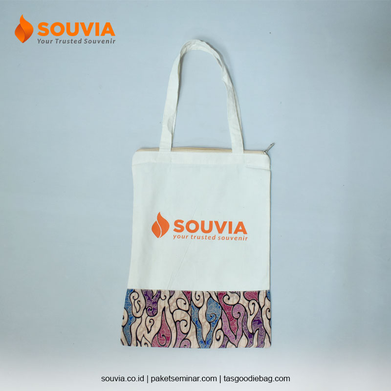 totebag kain blacu batik dengan branding logo