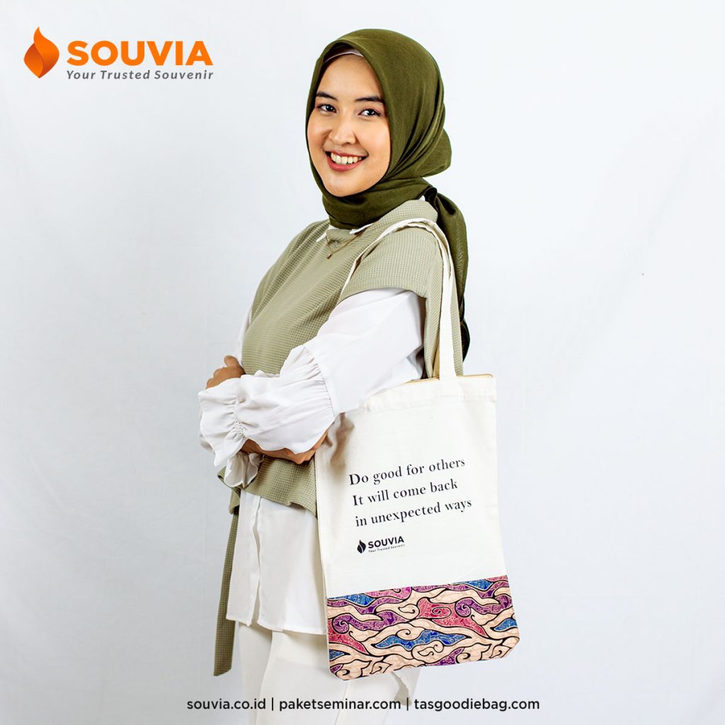 Inspirasi Desain Tas Tote Bag Batik Souvia | clube.zeros.eco