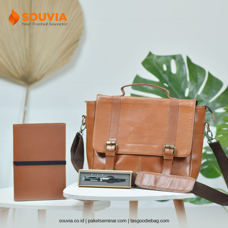 pilihan souvenir perpisahan karyawan berupa paket luxury f