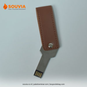 flashdisk 8GB bentuk kunci untuk souvenir kantor