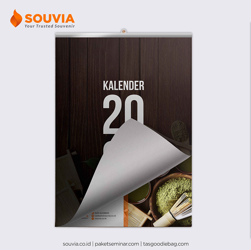 kalender dinding triwulan dengan cover