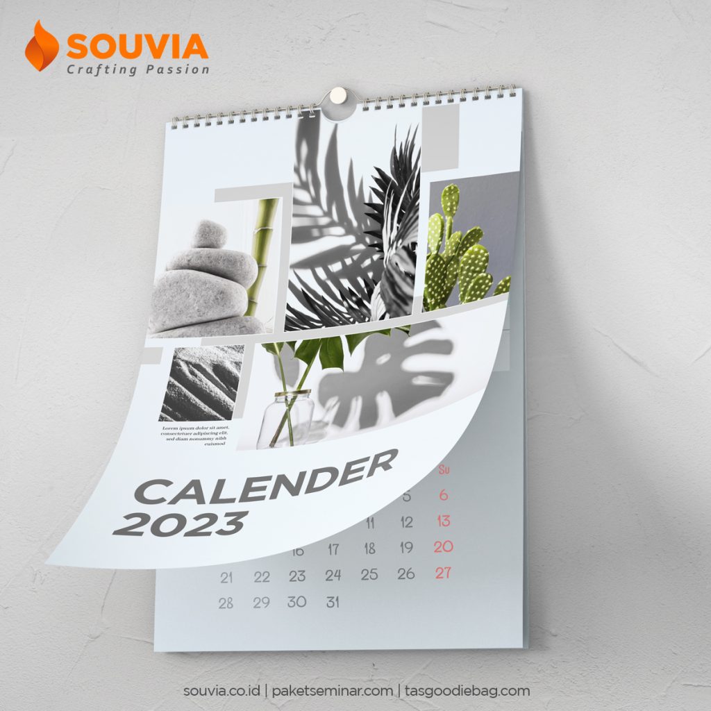 kalender dinding Souvia untuk digantung di dalam rumah merupakan salah satu kalender 2023 lengkap yang dijual
