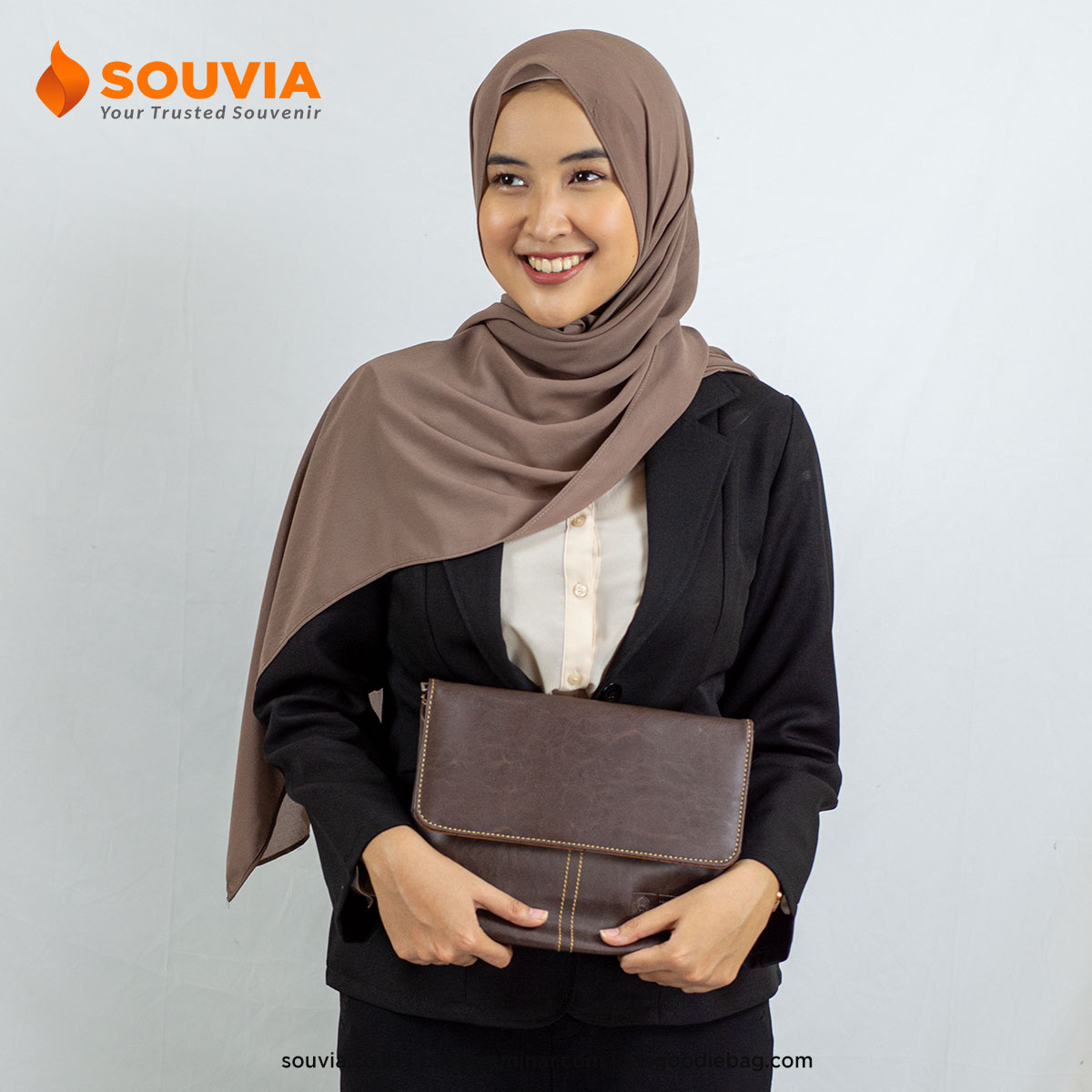 pouch kulit keren souvia