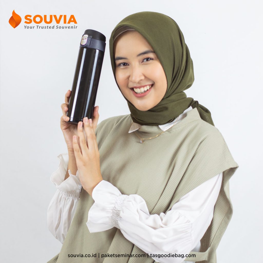 tumbler minum lock and lock dapat menemani saat menjalankan kegiatan ramadhan