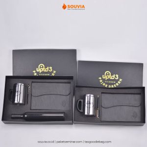 Elevasi Citra Korporat melalui Strategi Pemilihan Souvenir Kantor yang Tepat