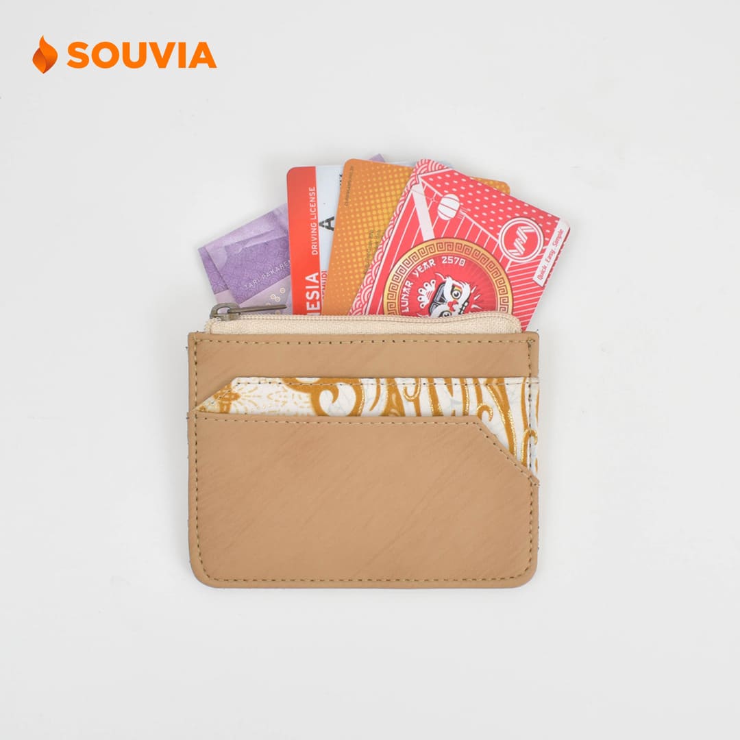 dompet kartu batik dengan slot uang tampak depan untuk merchandise souvenir 17 agustus