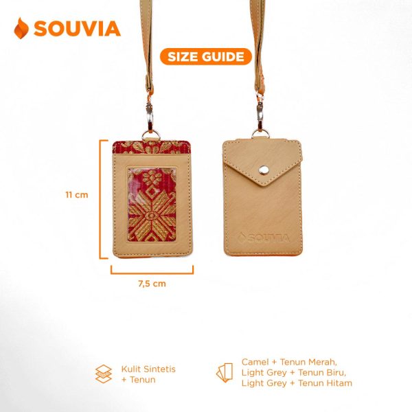 ID card holder batik nata nic dengan ukuran 11 x 7.5 cm yang terbuat dari perpaduan kain tenun dan kulit sintesis.