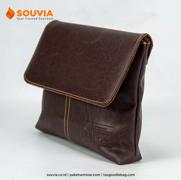 pouch kulit sintetis Belleza rekomendasi souvenir perusahaan premium