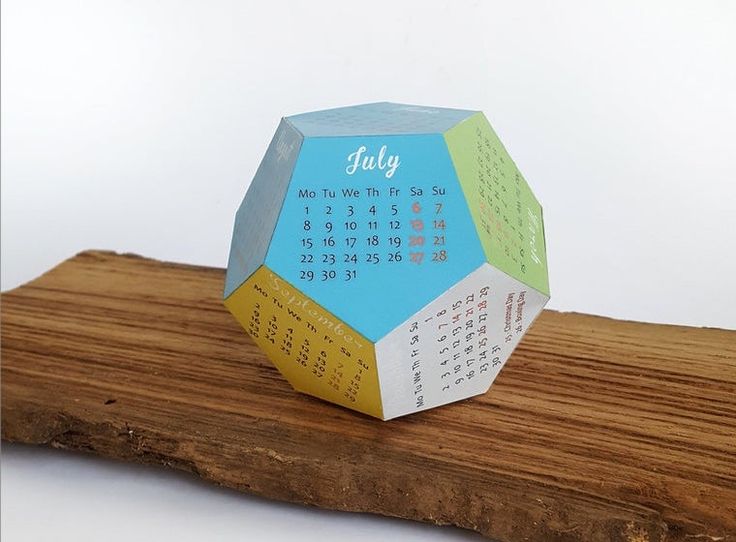 kalender kubikal merupakan contoh kalender meja unik