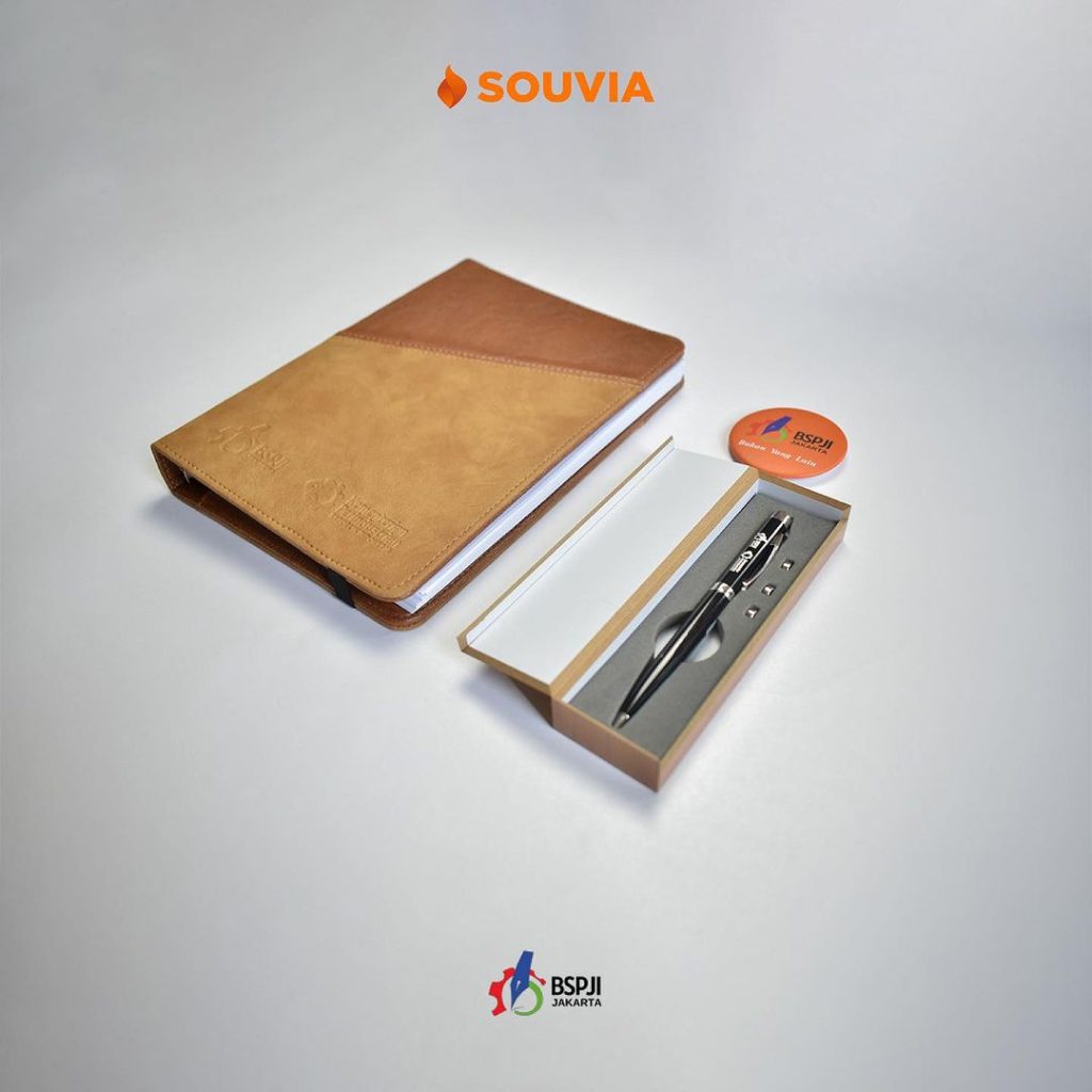 paket seminar kit berupa notebook buku agenda kulit sintetis dan pulpen