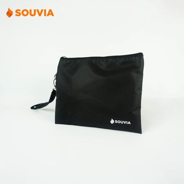 Tampak serong dari Vanity WP pouch waterproof warna hitam.