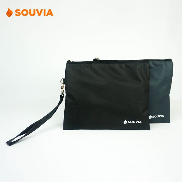 2 varian warna dari Vanity WP pouch waterproof. Pilihan warna hitam dan army.