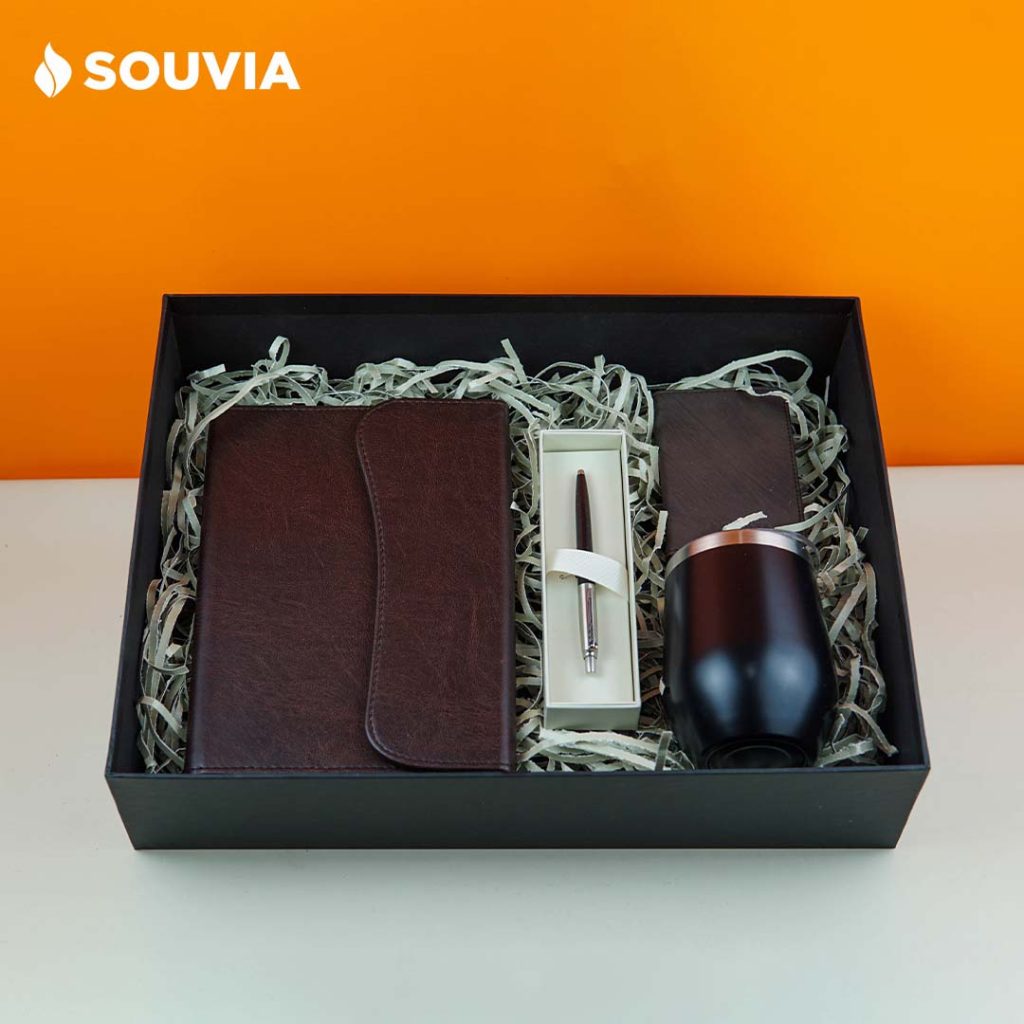 farewell giftset sebagai employee kit tampak dari depan.
