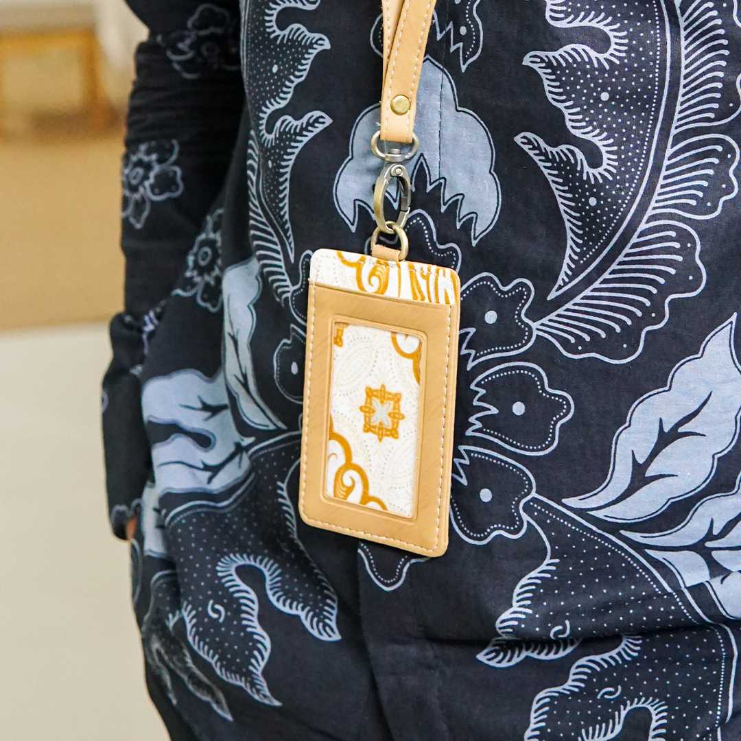 Nametag & Cardholder
