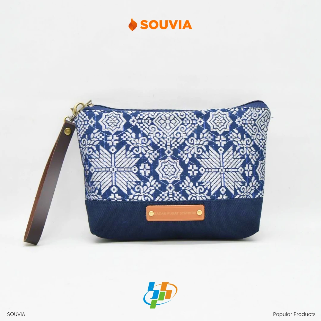 clutch kulit batik dengan logo perusahaan