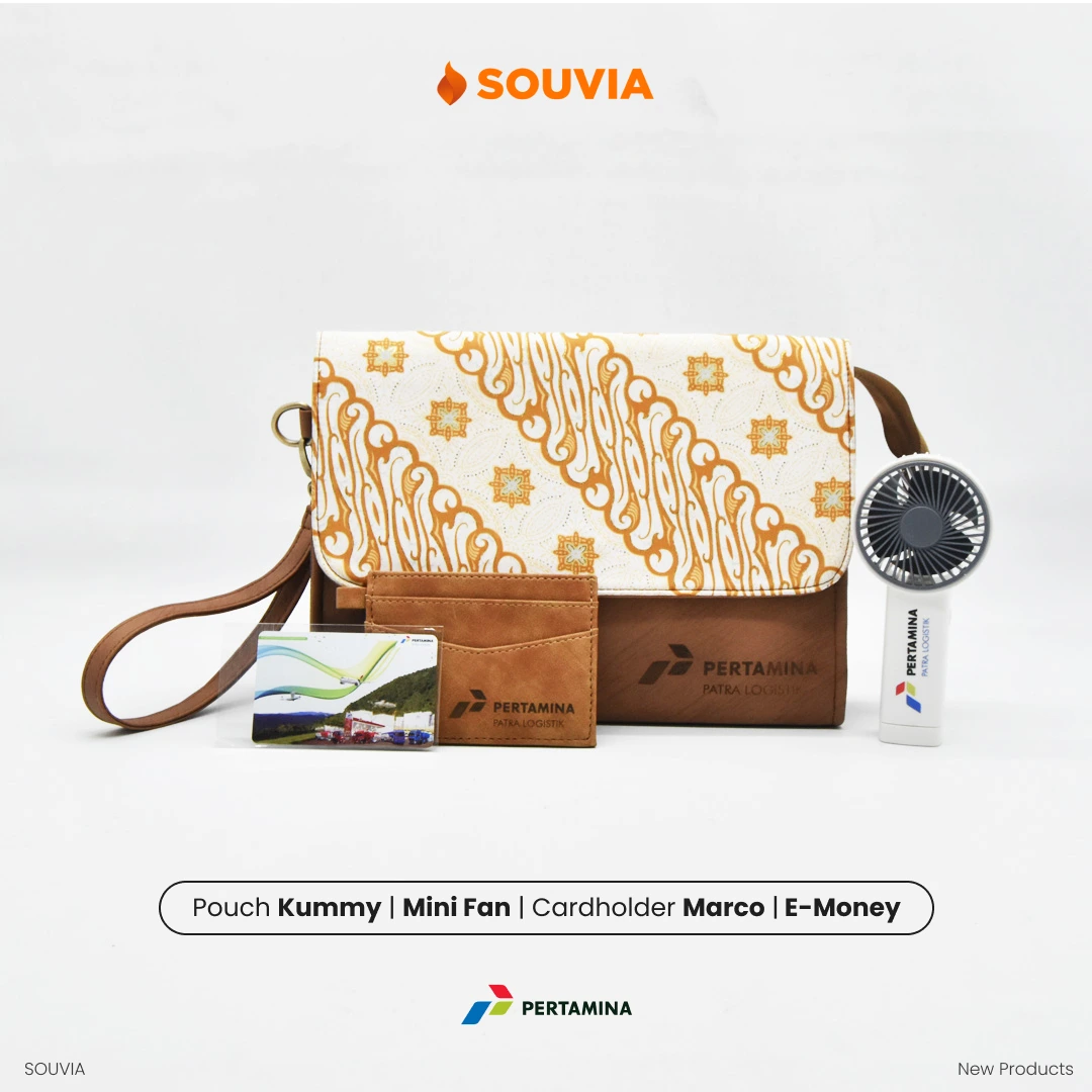 Variasi warna dari Axcel tas selempang kulit sintetis.