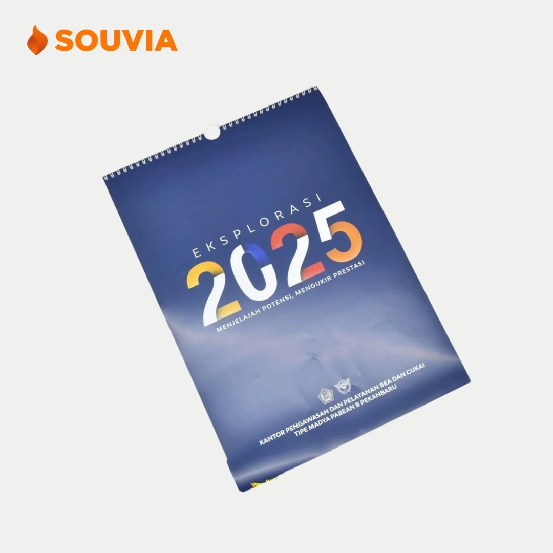 portofolio souvenir acara kantor IFG bernuansa merah dan dilengkapi gift box