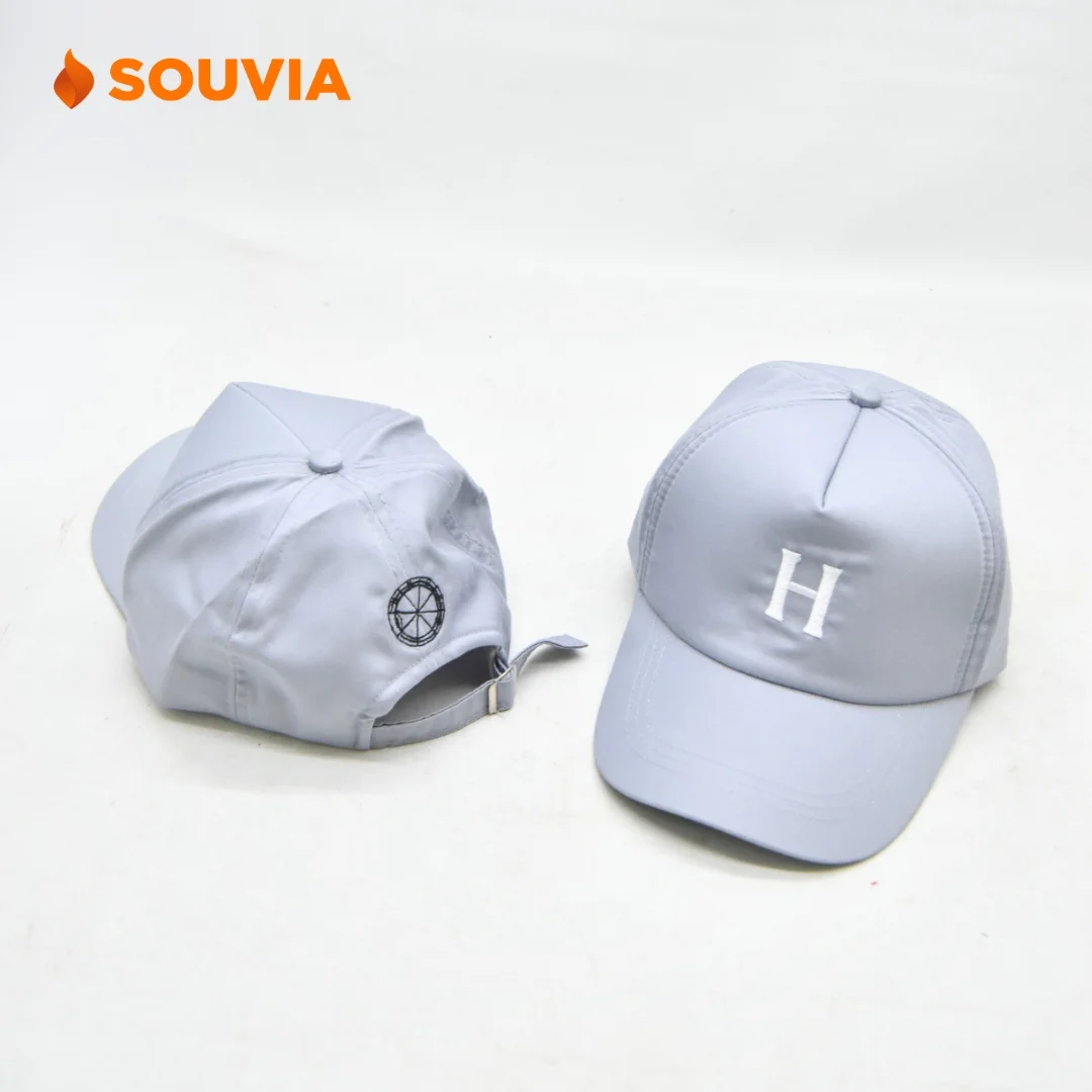 Core giftset sebagai business kit untuk officer atau karyawan. Terdiri dari name tag Nata dan card holder Barry.